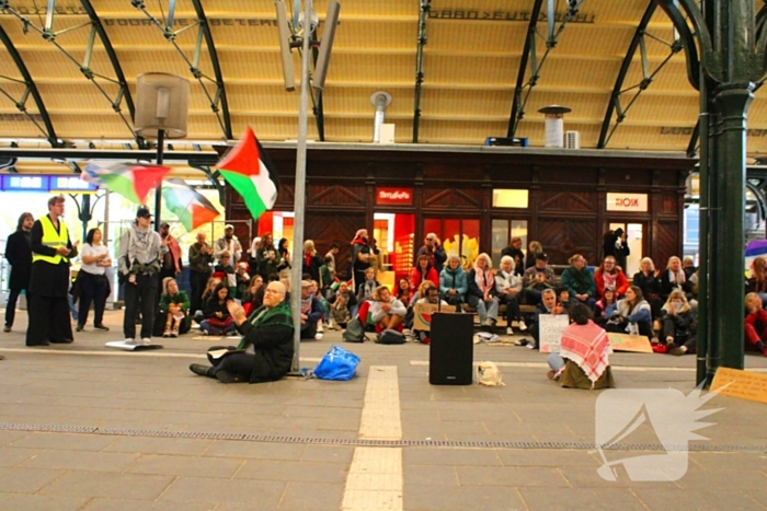 Pro-Palestijnse sit-in demonstratie op station