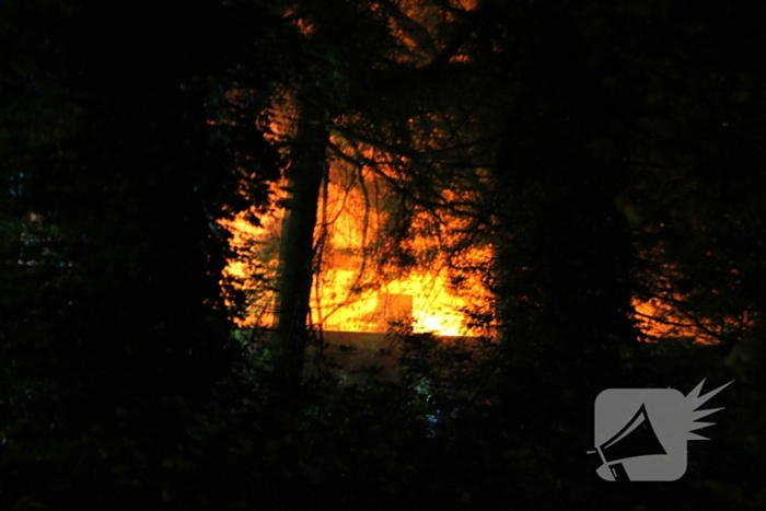Grote inzet bij uitslaande woningbrand