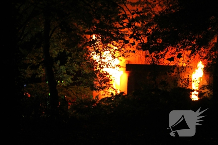 Grote inzet bij uitslaande woningbrand