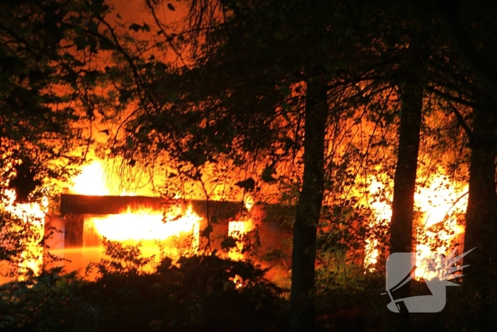 Grote inzet bij uitslaande woningbrand