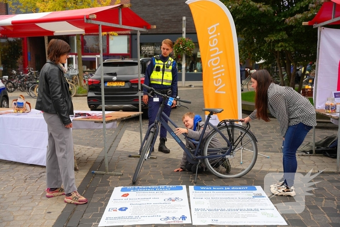 Veiligheidsmarkt trekt belangstellenden