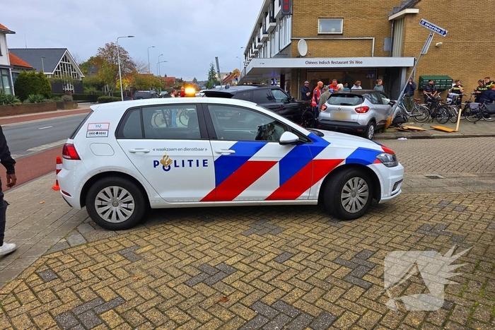 Auto's botsen met flinke schade