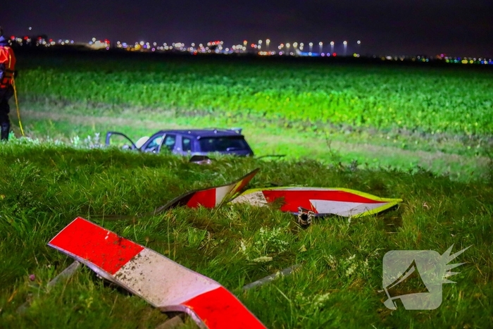 Auto belandt in water na ongeval