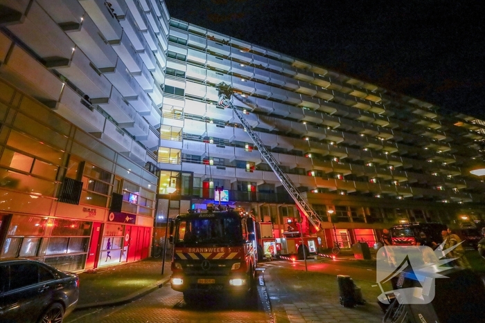 Brand in flatwoning onder controle