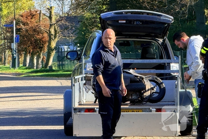 Scooterrijder gewond bij aanrijding met tractor