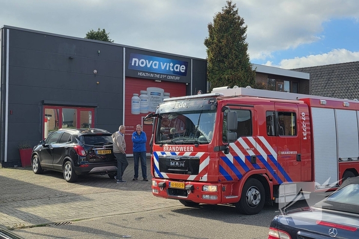 Brandweer onderzoekt gaslucht in bedrijfspand
