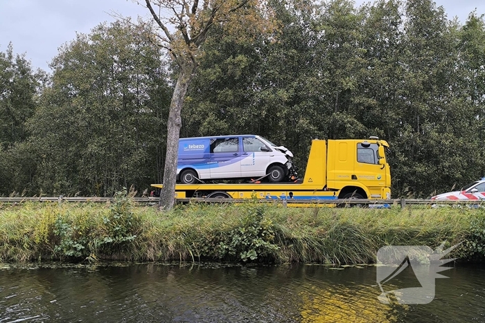 Botsing tussen bestelbus en camper