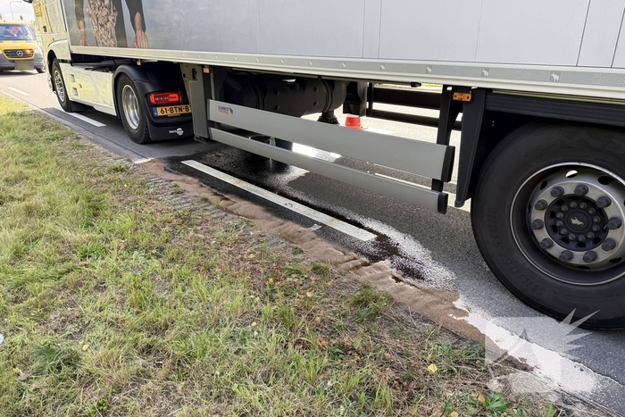 Auto met klapband veroorzaakt ongeval