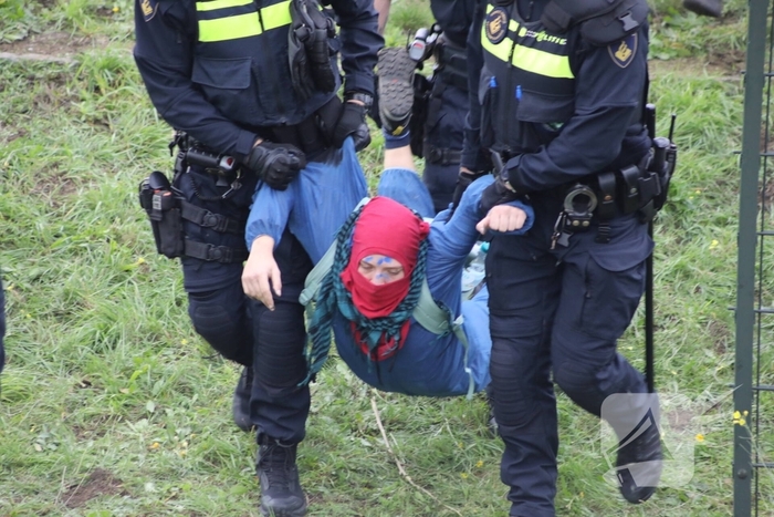 Demonstranten bezetten havenspoorlijn