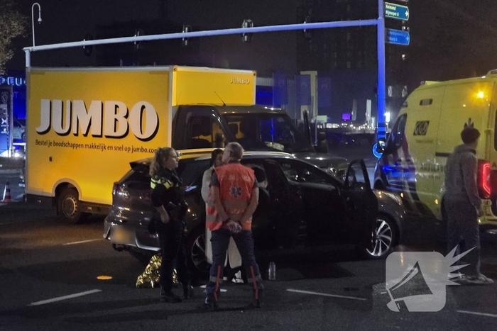 Botsing tussen auto en bus