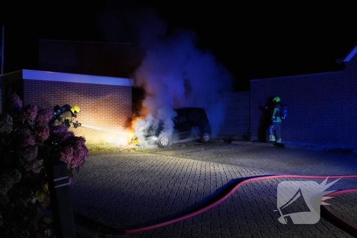 Voertuig in vlammen