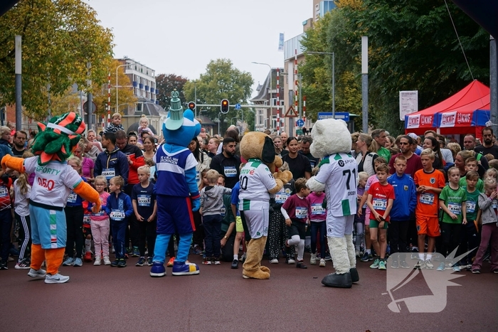 Duizenden lopers bij de 4 Mijl van Groningen