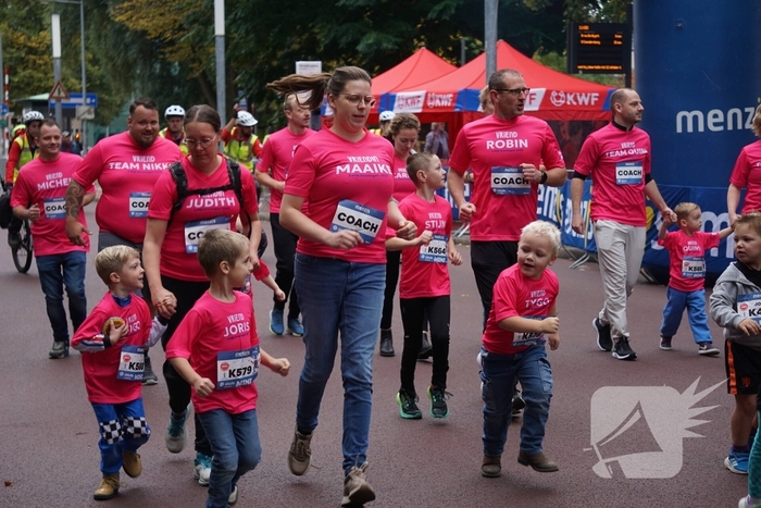 Duizenden lopers bij de 4 Mijl van Groningen