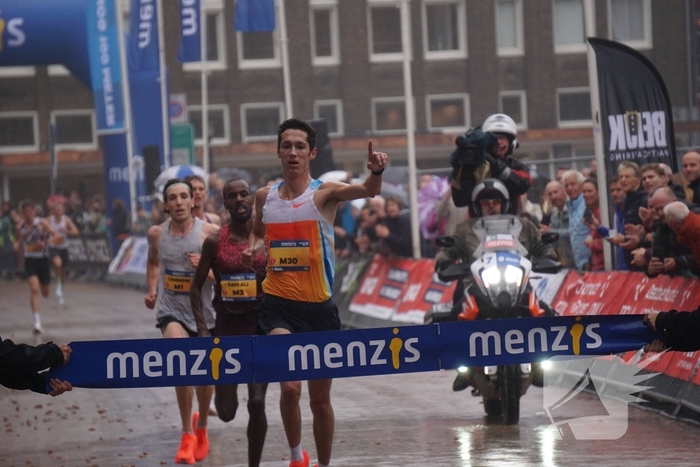 Duizenden lopers bij de 4 Mijl van Groningen