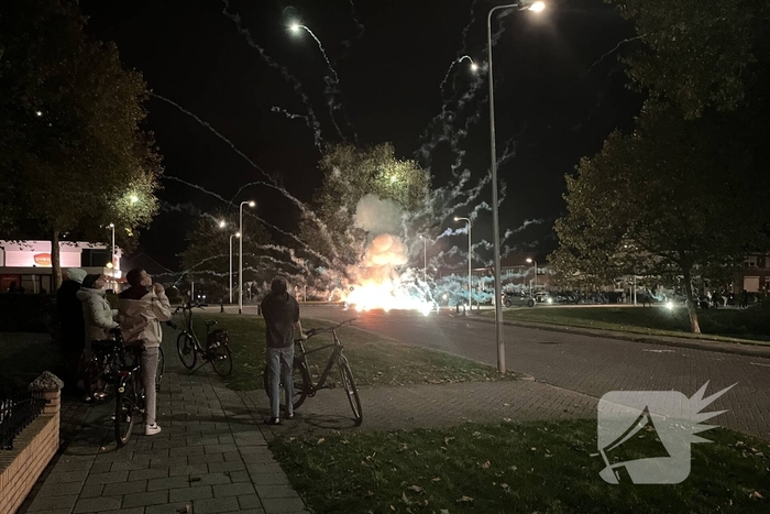 Rellen nadat regenboogvlag bij politiebureau werd weggehaald