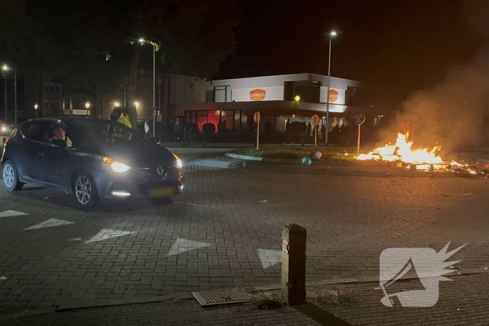 Rellen nadat regenboogvlag bij politiebureau werd weggehaald