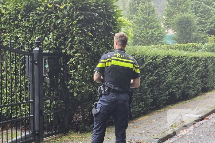 Toegangspoort zwaar beschadigd door knal