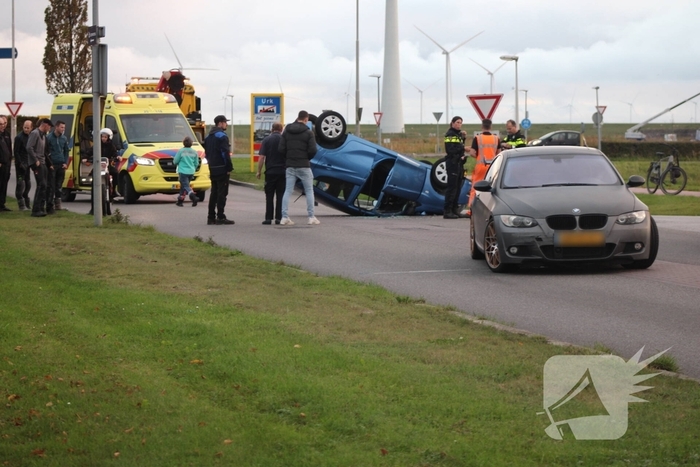 Auto Belandt Op De Kop Bij Ongeval
