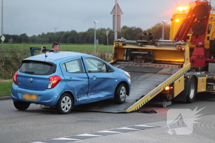Auto Belandt Op De Kop Bij Ongeval