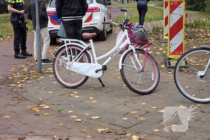 Meisje aangereden door auto tijdens fietstocht