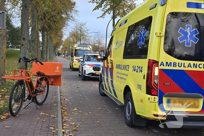 Fietser naar ziekenhuis na aanrijding