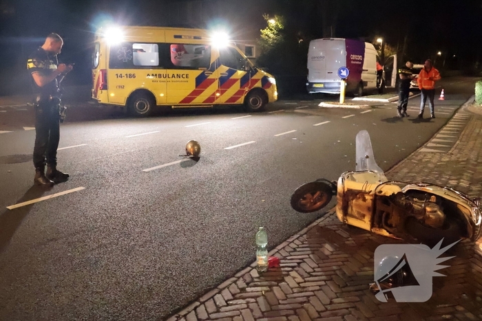 Ongeval tussen bestelbus en scooter met gewonden