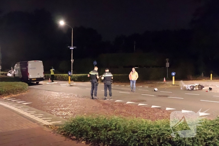 Ongeval tussen bestelbus en scooter met gewonden