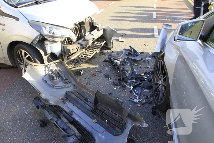 Gewonde bij frontale aanrijding