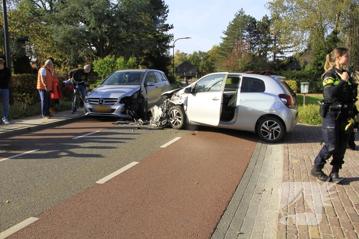 Gewonde bij frontale aanrijding