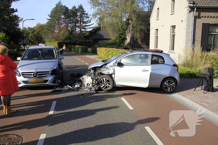 Gewonde bij frontale aanrijding