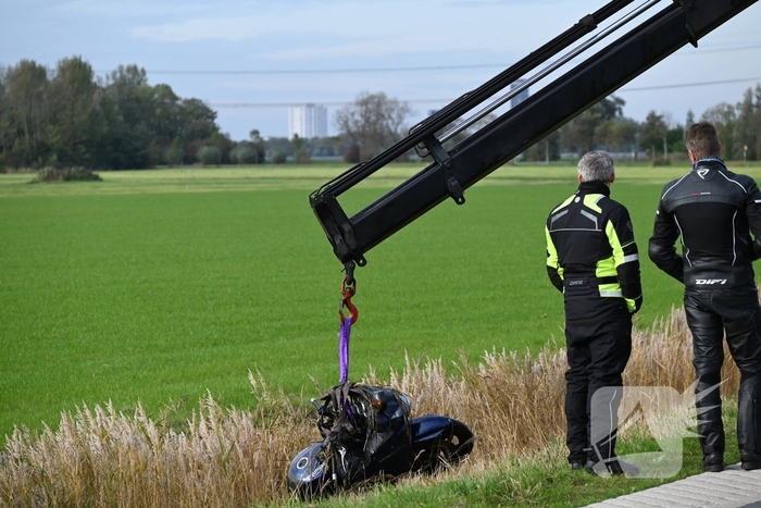 Motorrijder in sloot bij ongeval