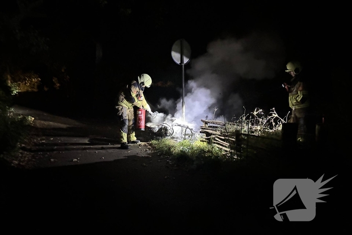 Scooter volledig verwoest door brand