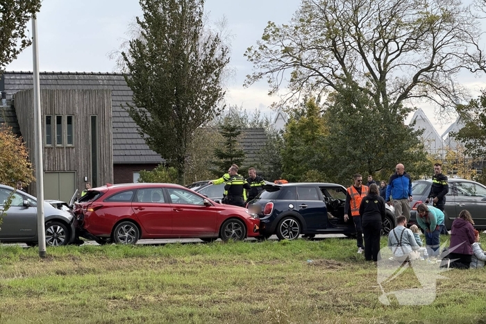 Kettingbotsing met drie auto's