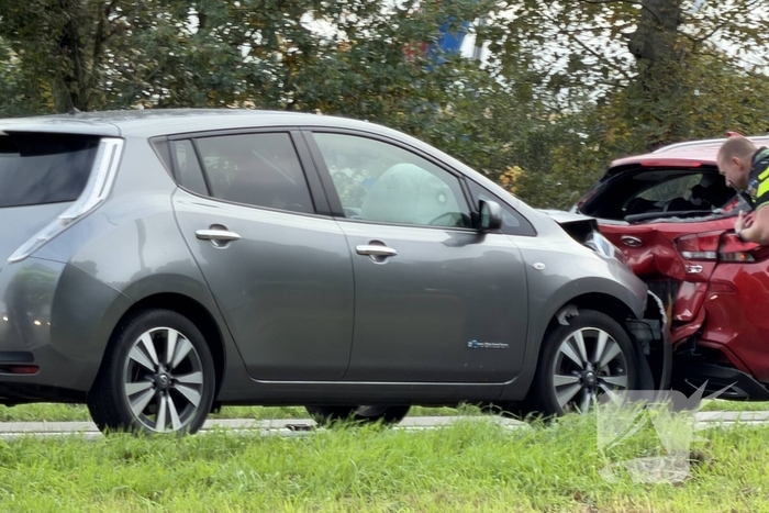 Kettingbotsing met drie auto's