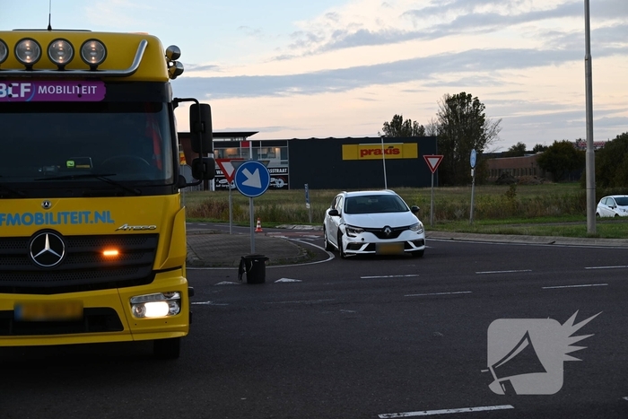 Schade maar geen gewonden bij aanrijding