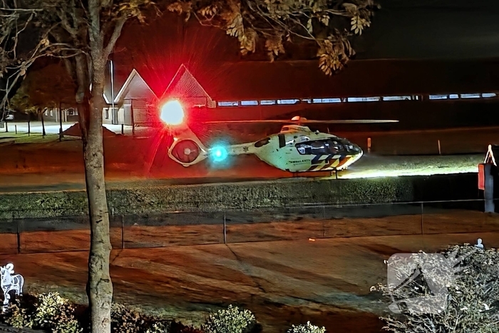 Voertuig breekt in tweeÃ«n en vliegt in brand na ongeval, bestuurder zwaargewond