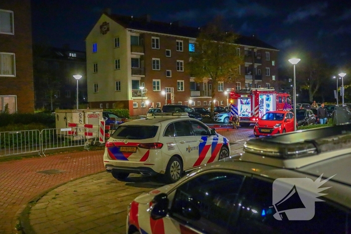 Brand in auto veroorzaakt schade aan omliggende voertuigen