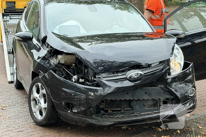 Meerdere auto's botsen bij zwaar ongeval