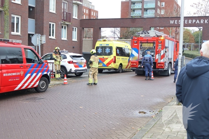 Auto crasht in parkeergarage