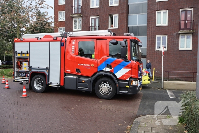Auto crasht in parkeergarage