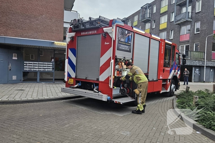 Mogelijke brand in flatgebouw