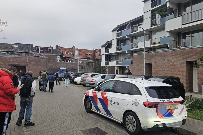 Mogelijke brand in flatgebouw