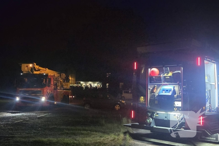 Vonkjes en rook bij productiebedrijf