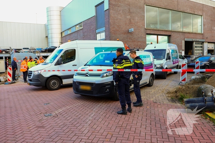 Ongeval leidt tot politieafsluiting bij autodealer