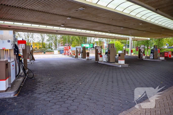 Ongeval leidt tot politieafsluiting bij autodealer