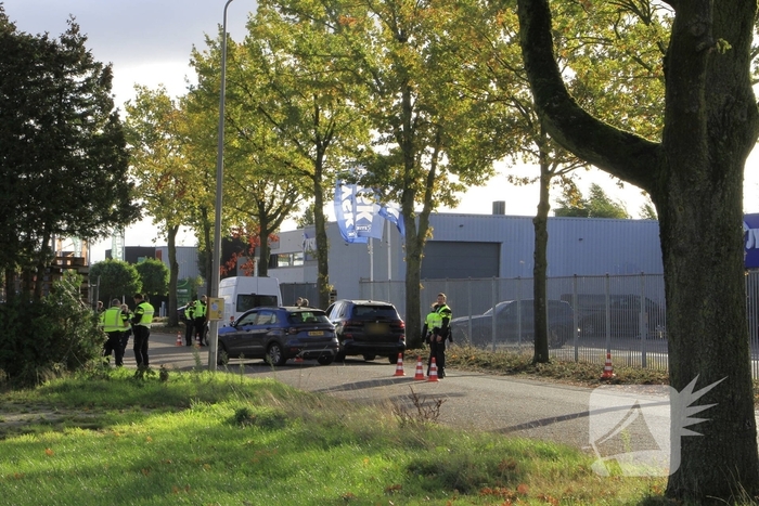 Uitgebreide controle op parkeerplaats winkel
