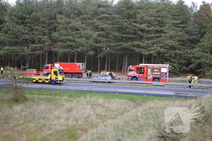 Brand op snelweg door botsing