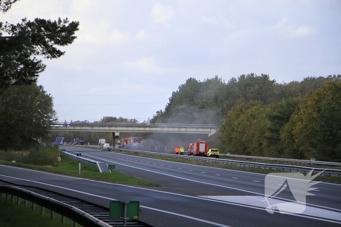 Brand op snelweg door botsing