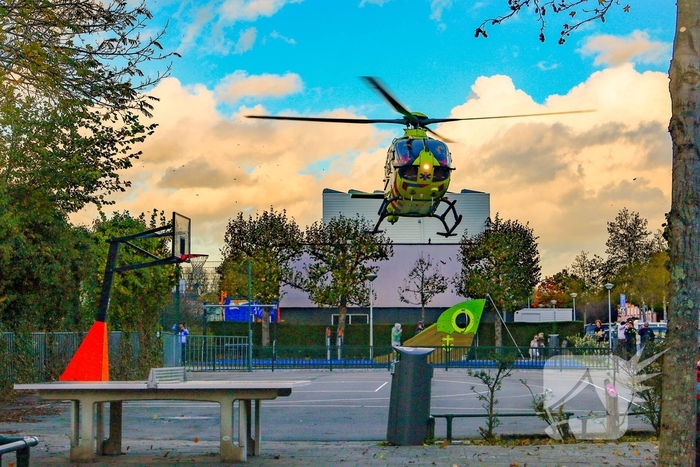 Piloot landt traumaheli op krap veldje