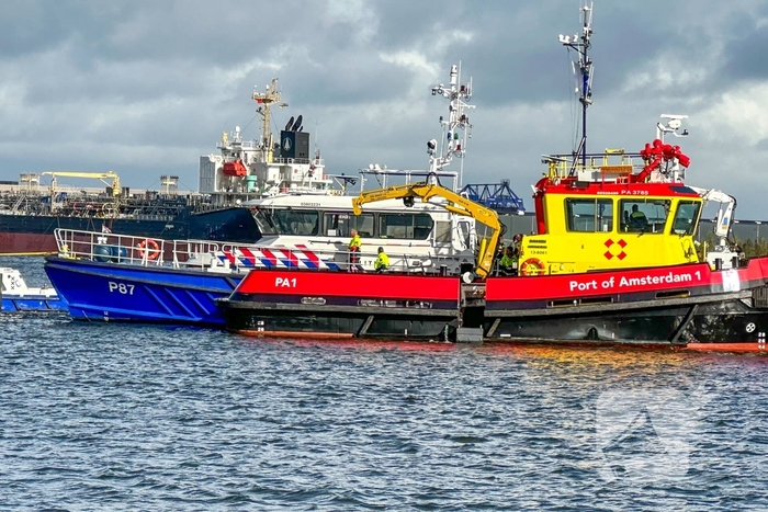 Hulpdiensten zoeken vermiste opvarenden